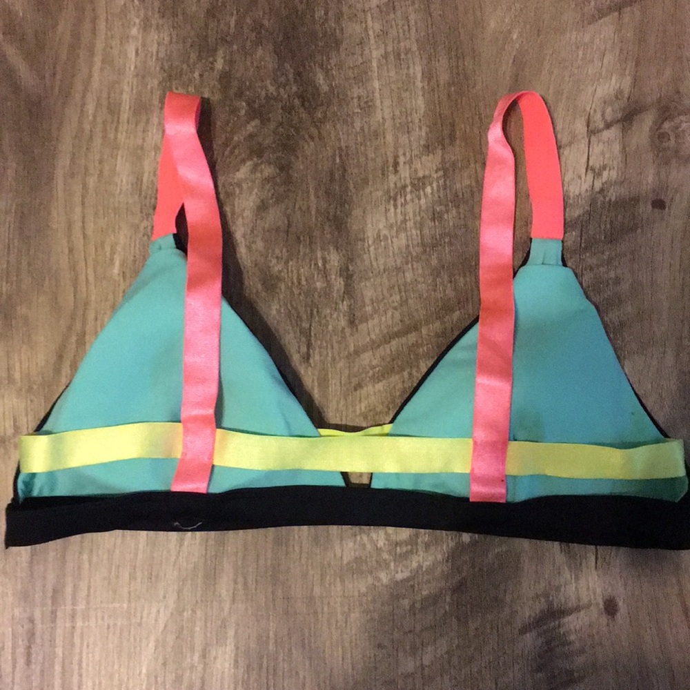 Color Block Bikini Top - Picture 2 of 3